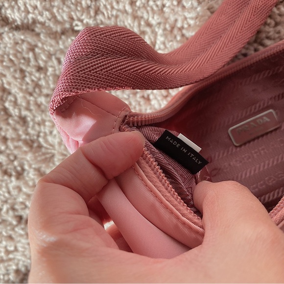 prada re edition - Picture 8 of 11